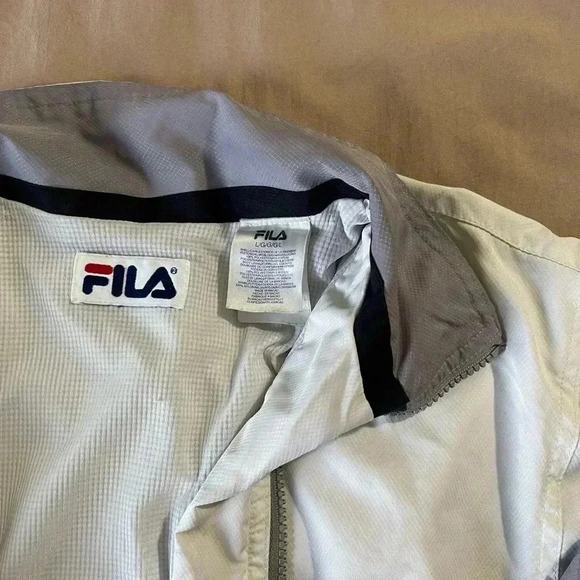 Women’s fila windbreaker - Picture 4 of 7